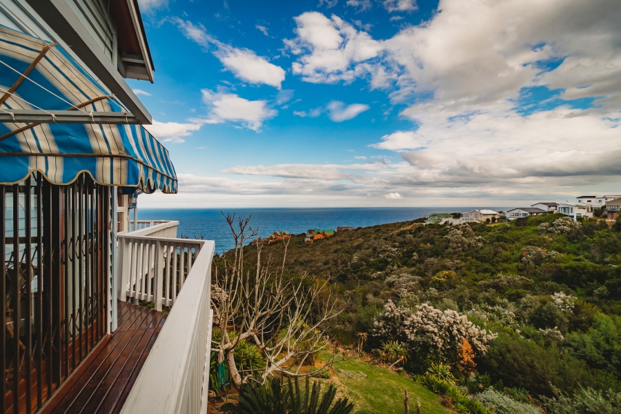 5 Bedroom Property for Sale in Herolds Bay Western Cape